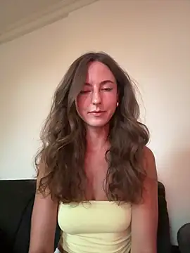 gymgirllaura online show from 07/07/26, 06:11