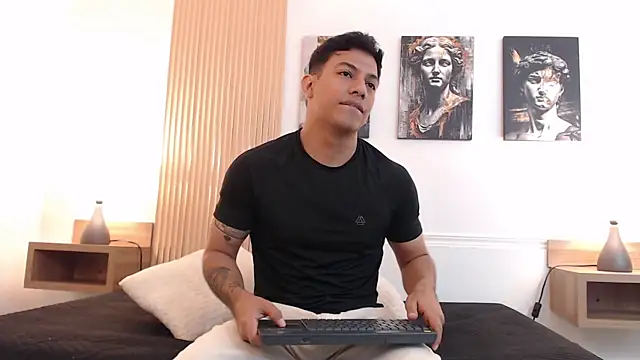 Snapshot of Diego_salvatore chatting on 06/28/26, 03:07 Diego salvatore online show from 06/28/26, 03:07
