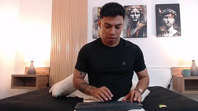Snapshot of Diego_salvatore chatting on 06/17/26, 05:56 Diego salvatore online show from 06/17/26, 05:56