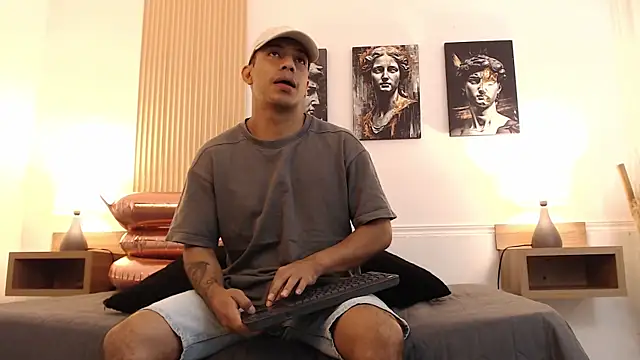 Snapshot of Diego_salvatore chatting on 07/15/26, 02:46 Diego salvatore online show from 07/15/26, 02:46