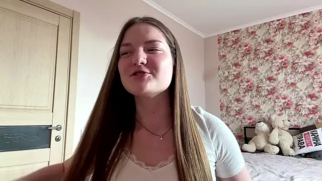 Snapshot of lizzzanatooo chatting on 06/15/26, 03:01 lizzzanatooo online show from 06/15/26, 03:01