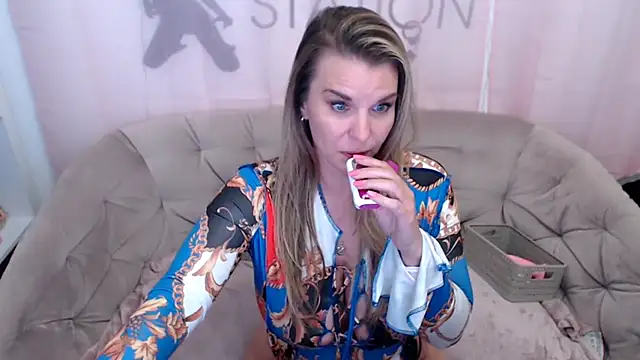 AischePervers online show from 09/11/25, 07:03