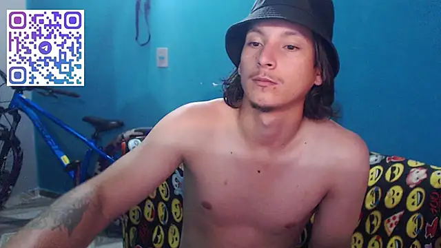 Snapshot of MrKingsaintx chatting on 06/22/26, 01:22 MrKingsaintx online show from 06/22/26, 01:22