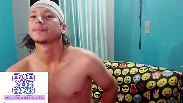 Snapshot of MrKingsaintx chatting on 07/01/26, 01:39 MrKingsaintx online show from 07/01/26, 01:39