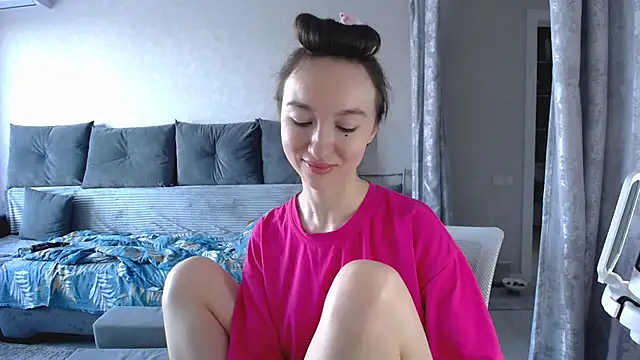 Snapshot of Maryana_Ro chatting on 10/21/25, 07:52 Maryana Ro online show from 10/21/25, 07:52