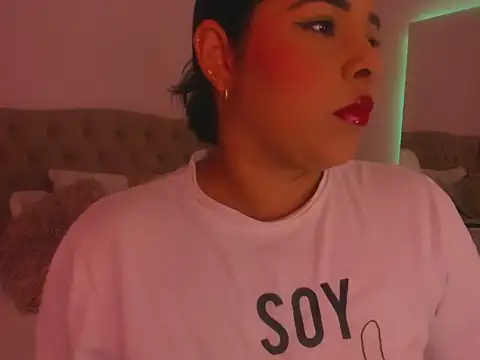 Snapshot of EmilySanchezz chatting on 06/23/26, 12:58 EmilySanchezz online show from 06/23/26, 12:58