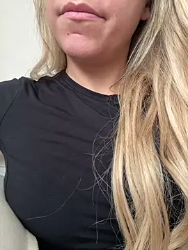 Snapshot of VenClea chatting on 06/16/26, 11:21 VenClea online show from 06/16/26, 11:21