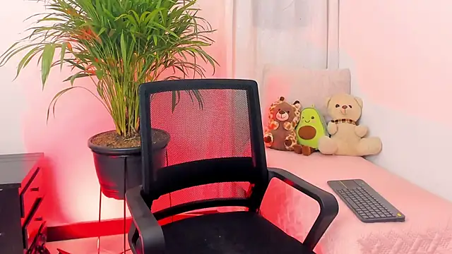 SarahRouge online show from 07/05/26, 04:19