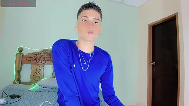 latino boyy  online show from 07/26/26, 04:19