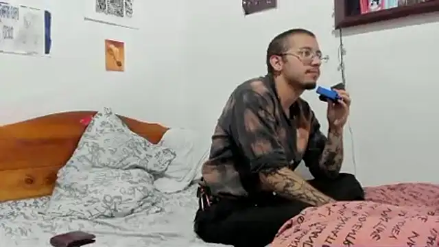 Ghost bussy online show from 06/04/26, 01:10