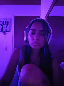 xcleila online show from 06/11/26, 05:59