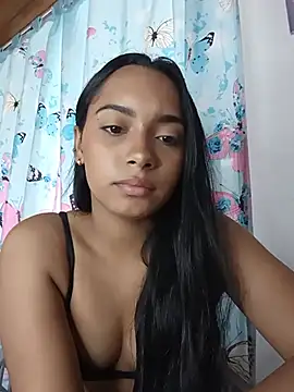 xcleila online show from 07/11/26, 05:02