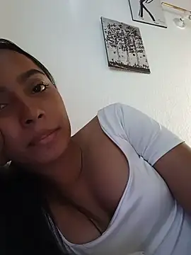 xcleila online show from 06/12/26, 07:55