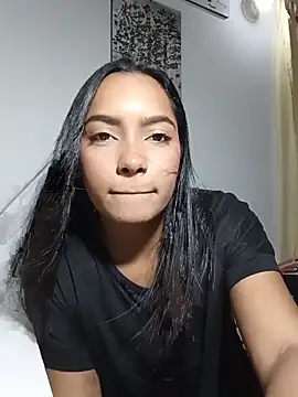 xcleila online show from 06/18/26, 01:59