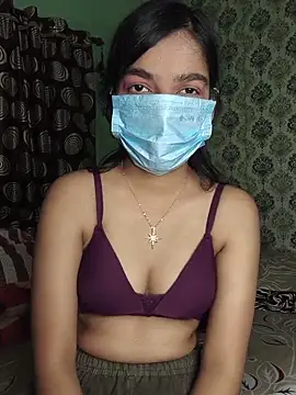 Snapshot of love_kaur chatting on 06/17/26, 02:38 love kaur online show from 06/17/26, 02:38