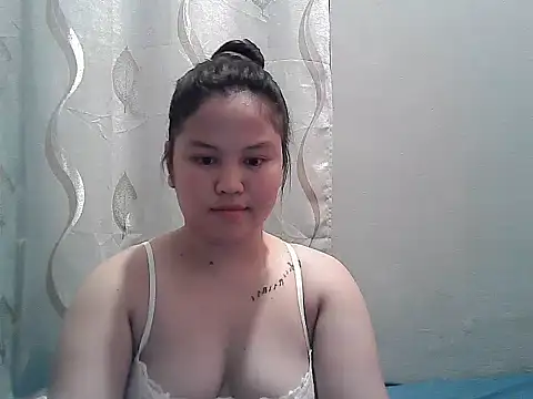 Snapshot of ThePrettySecret chatting on 06/03/26, 02:33 ThePrettySecret online show from 06/03/26, 02:33