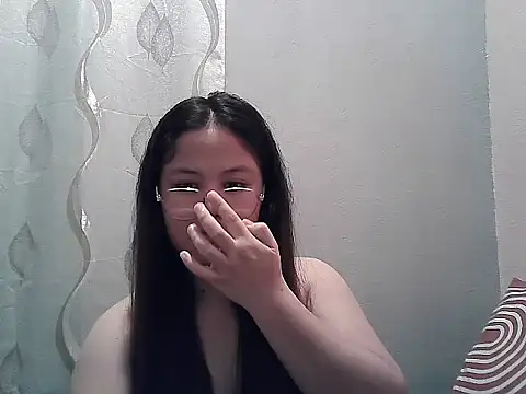 Snapshot of ThePrettySecret chatting on 06/27/26, 04:13 ThePrettySecret online show from 06/27/26, 04:13