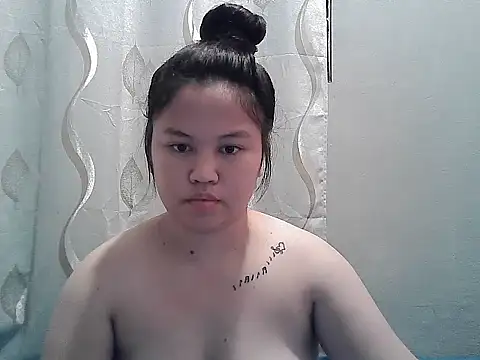 Snapshot of ThePrettySecret chatting on 06/07/26, 10:20 ThePrettySecret online show from 06/07/26, 10:20