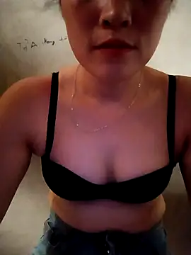 Snapshot of Fjnzjk chatting on 06/25/26, 05:12 Fjnzjk online show from 06/25/26, 05:12