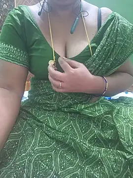 Tamil-kaviya98 online show from 07/01/26, 09:53