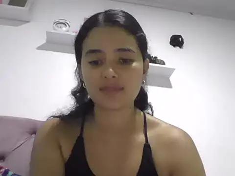 Snapshot of micaelamoreno18 chatting on 05/28/26, 12:51 micaelamoreno18 online show from 05/28/26, 12:51