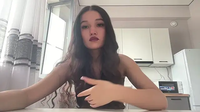 LisetteParajon online show from 06/19/26, 05:46