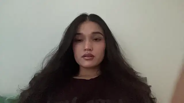 LisetteParajon online show from 06/05/26, 06:52