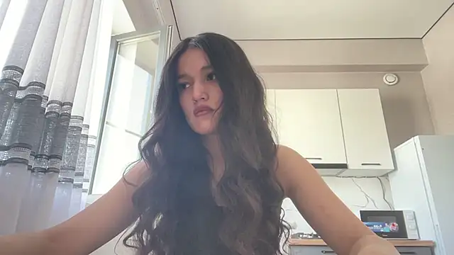 LisetteParajon online show from 06/29/26, 05:14