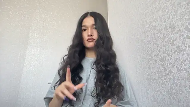 LisetteParajon online show from 06/12/26, 05:16