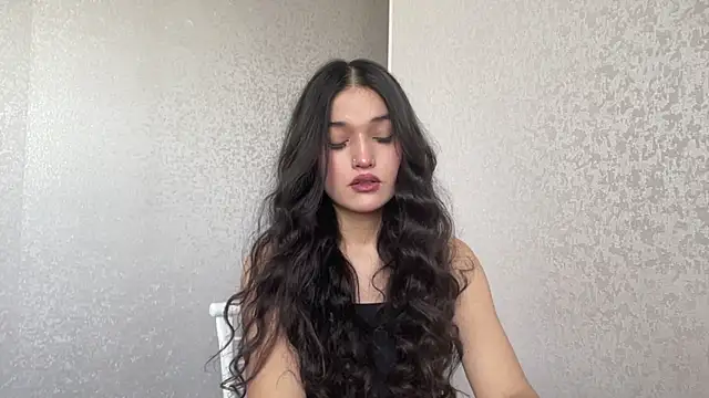 LisetteParajon online show from 07/14/26, 05:01