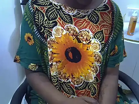 Snapshot of Ndanu_Ercie chatting on 06/13/26, 06:06 Ndanu Ercie online show from 06/13/26, 06:06