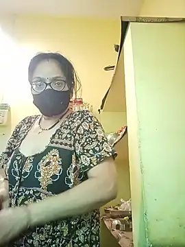 Snapshot of hi-bhabhi chatting on 06/02/26, 12:38 hi-bhabhi online show from 06/02/26, 12:38