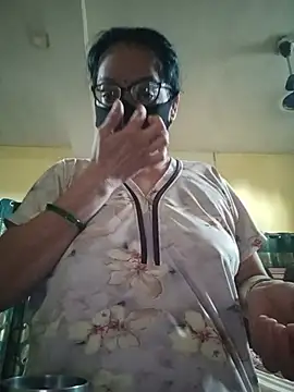 Snapshot of hi-bhabhi chatting on 06/25/26, 01:47 hi-bhabhi online show from 06/25/26, 01:47