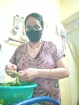 Snapshot of hi-bhabhi chatting on 06/01/26, 05:34 hi-bhabhi online show from 06/01/26, 05:34