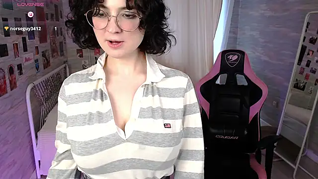 Snapshot of JackieApplePie chatting on 06/02/26, 12:05 JackieApplePie online show from 06/02/26, 12:05