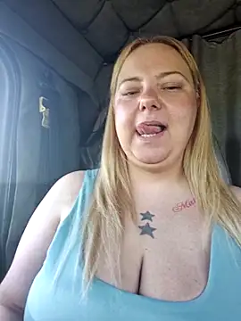 Snapshot of Jaclynnbaby chatting on 06/30/26, 01:00 Jaclynnbaby online show from 06/30/26, 01:00