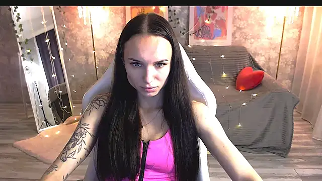 Snapshot of NicoleMerz chatting on 06/14/26, 03:35 NicoleMerz online show from 06/14/26, 03:35