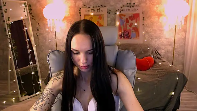 Snapshot of NicoleMerz chatting on 06/17/26, 04:39 NicoleMerz online show from 06/17/26, 04:39