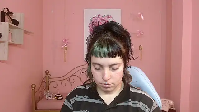 Snapshot of _sofia_smth_xx chatting on 06/15/26, 01:22 sofia smth xx online show from 06/15/26, 01:22