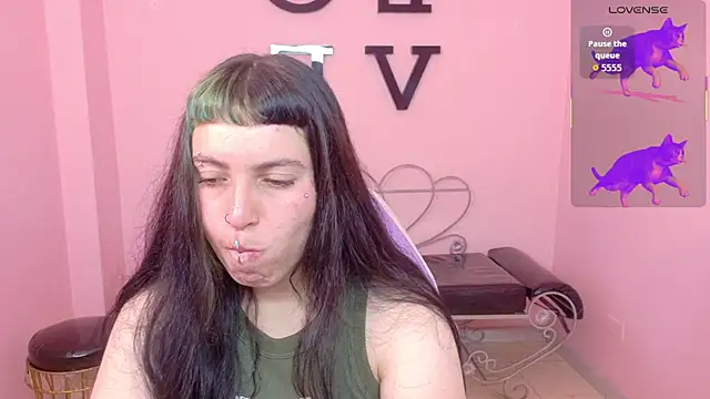 Snapshot of _sofia_smth_xx chatting on 06/25/26, 01:16 sofia smth xx online show from 06/25/26, 01:16