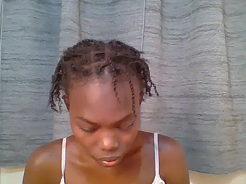 Snapshot of Sweet_quincy chatting on 06/14/26, 06:42 Sweet quincy online show from 06/14/26, 06:42