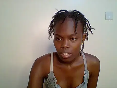 Snapshot of Sweet_quincy chatting on 06/15/26, 09:25 Sweet quincy online show from 06/15/26, 09:25