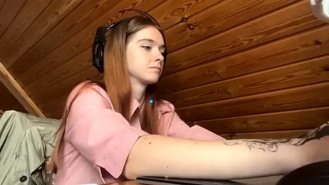Snapshot of MariaLake chatting on 07/11/26, 04:24 MariaLake online show from 07/11/26, 04:24