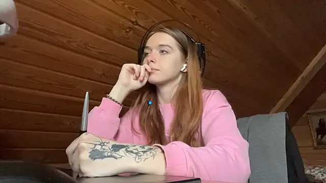 Snapshot of MariaLake chatting on 06/21/26, 04:07 MariaLake online show from 06/21/26, 04:07