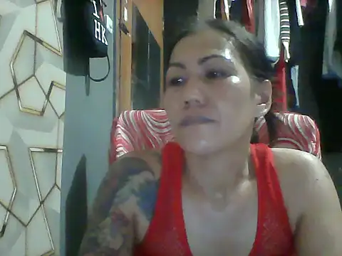 Snapshot of pinayheartaker chatting on 06/01/26, 12:27 pinayheartaker online show from 06/01/26, 12:27