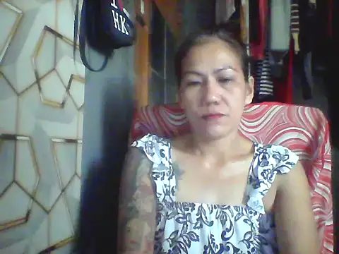 Snapshot of pinayheartaker chatting on 06/06/26, 01:11 pinayheartaker online show from 06/06/26, 01:11