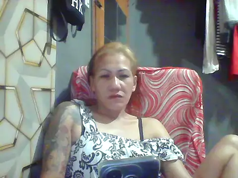 Snapshot of pinayheartaker chatting on 06/23/26, 02:37 pinayheartaker online show from 06/23/26, 02:37