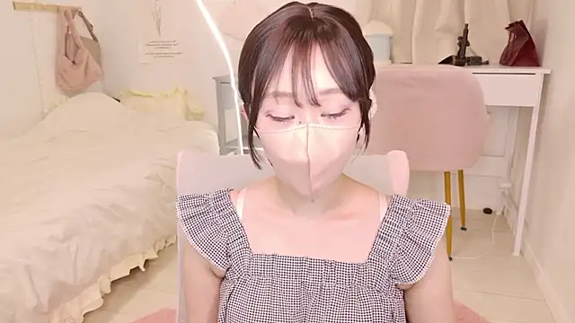 Snapshot of YURInya_ chatting on 06/11/26, 12:13 YURInya online show from 06/11/26, 12:13