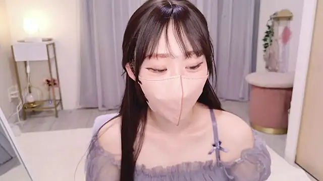 Snapshot of YURInya_ chatting on 06/07/26, 12:21 YURInya online show from 06/07/26, 12:21