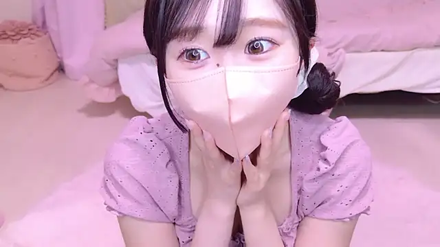 Snapshot of YURInya_ chatting on 06/17/26, 12:26 YURInya online show from 06/17/26, 12:26